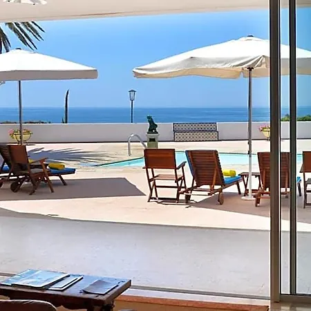 Casa Tres Palmeiras Bed & Breakfast