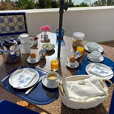 Casa Tres Palmeiras Bed & Breakfast 3*