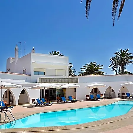 Casa Tres Palmeiras Bed & Breakfast 3*