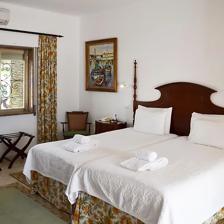 Casa Tres Palmeiras Bed & Breakfast 3*